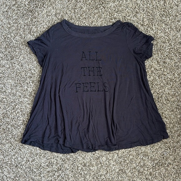 AEO All The Feels black T shirt - Picture 1 of 1
